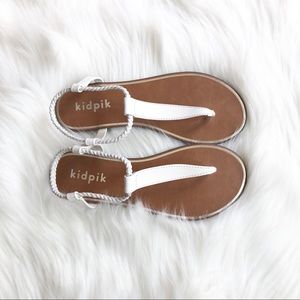 🌸Super cute girls sandals BNWT